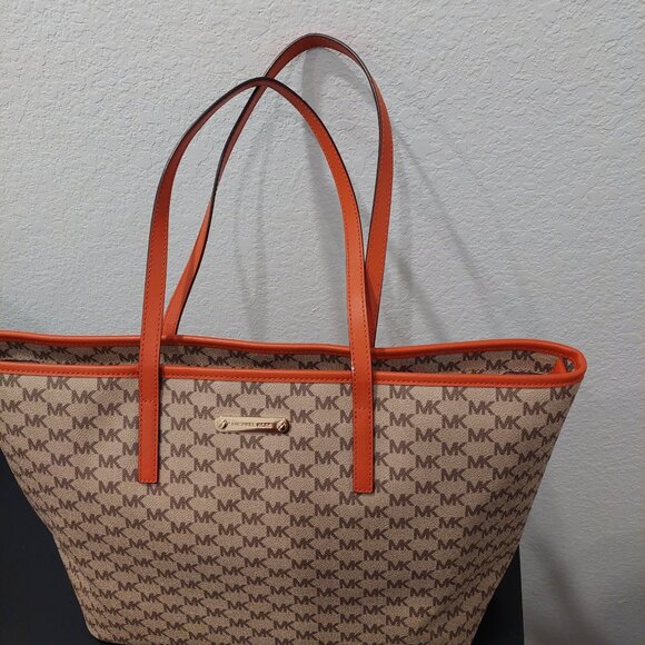 Michael Kors Large Tote - Picture 1 of 8